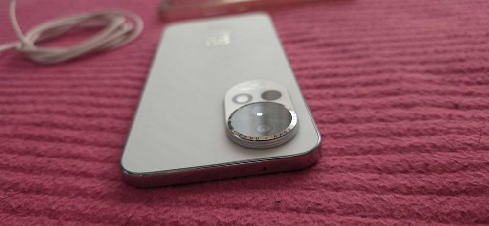 HUAWEI nova13 256GB 12+3GB RAM White-Като нов! нов!