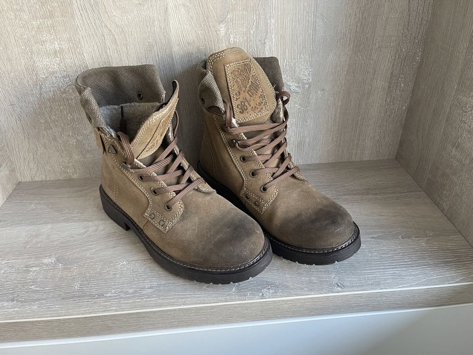 Ghete imblanite din piele marimea 40 noi fara eticheta