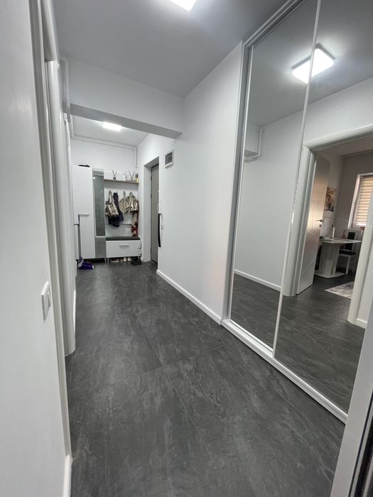 Garsoniera si loc de parcare si curte