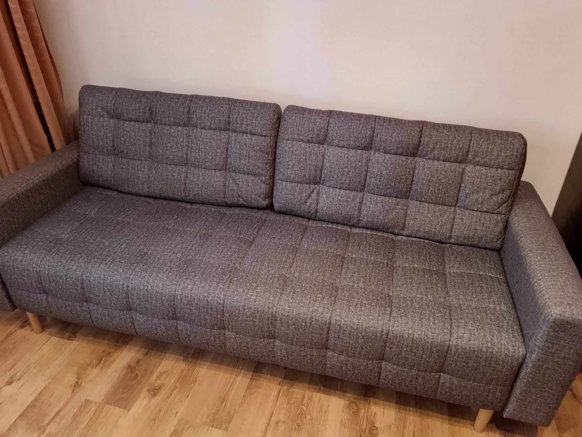 Продам раскладной диван.