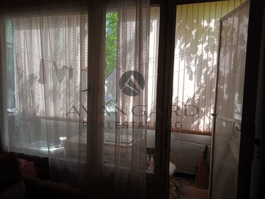 Продава се Тристаен апартамент в Пловдив, Кючук Париж - 70 кв.м за 1286 €/кв.м - Снимка #1