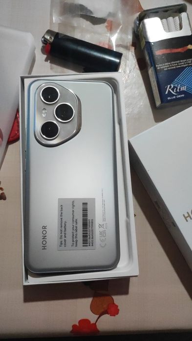 Vând telefon honor 400 pro nou nout in garanție 2500lei