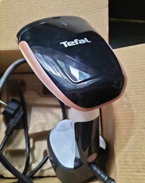 Aparat de călcat vertical cu abur Tefal - Acces Steam Pocket, 1300W