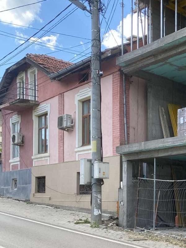 Продава се Къща в Карлово - 240 кв.м за 563 €/кв.м - Снимка #1