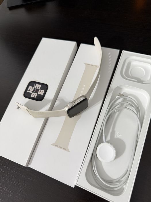 Apple Watch SE Gen2 GPS 40mm Starlight Aluminium