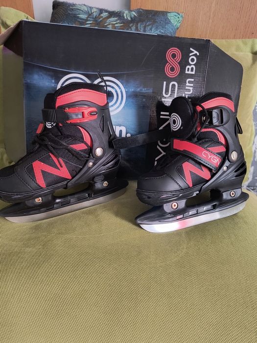 Vând patine gheata pentru copii 8-9 ani, marime reglabila 31-34