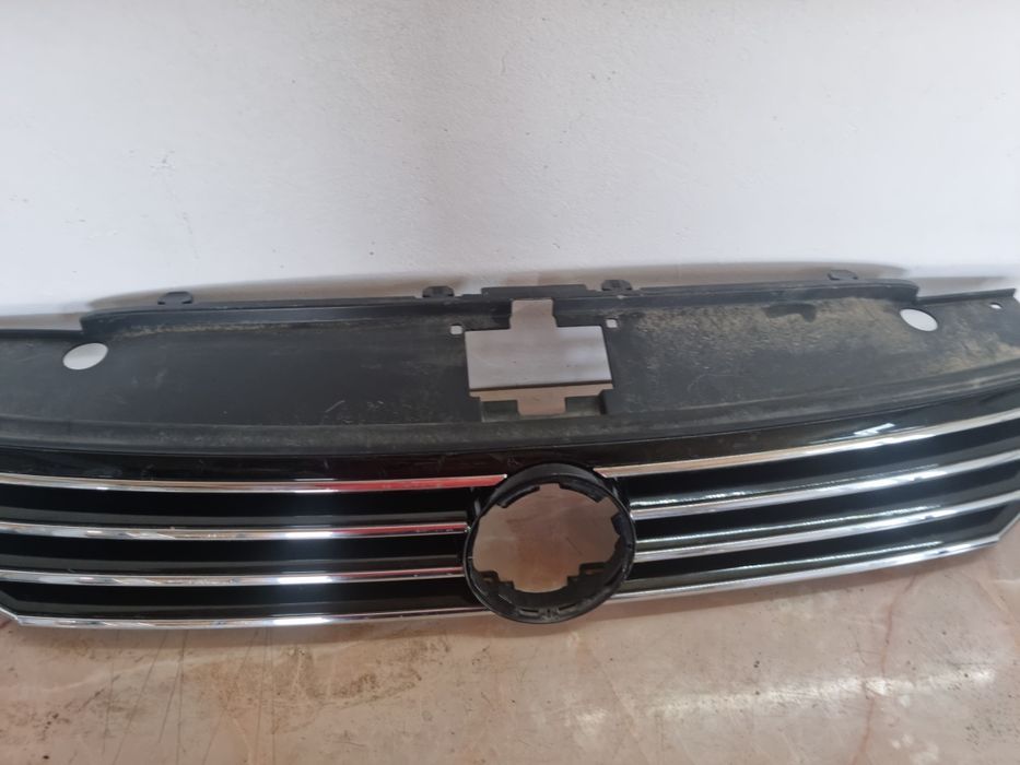 Grila radiator Vw Passat B8 2015