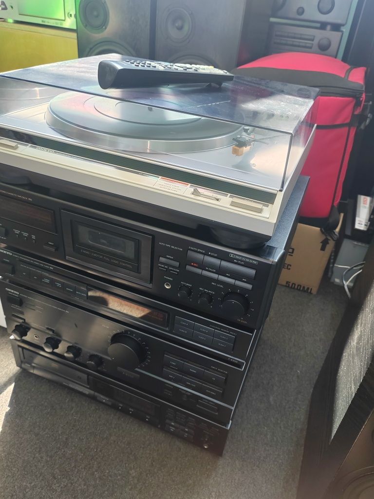 Vând linie audio vintage cu pick-up