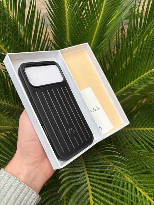 чехол за афона 17 про макс марката RIMOWA