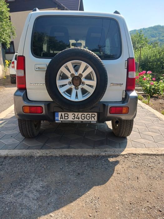Suzuki Jimny,1,3 benzina,an fabricatie 2011,260000km,Tva deductibil.