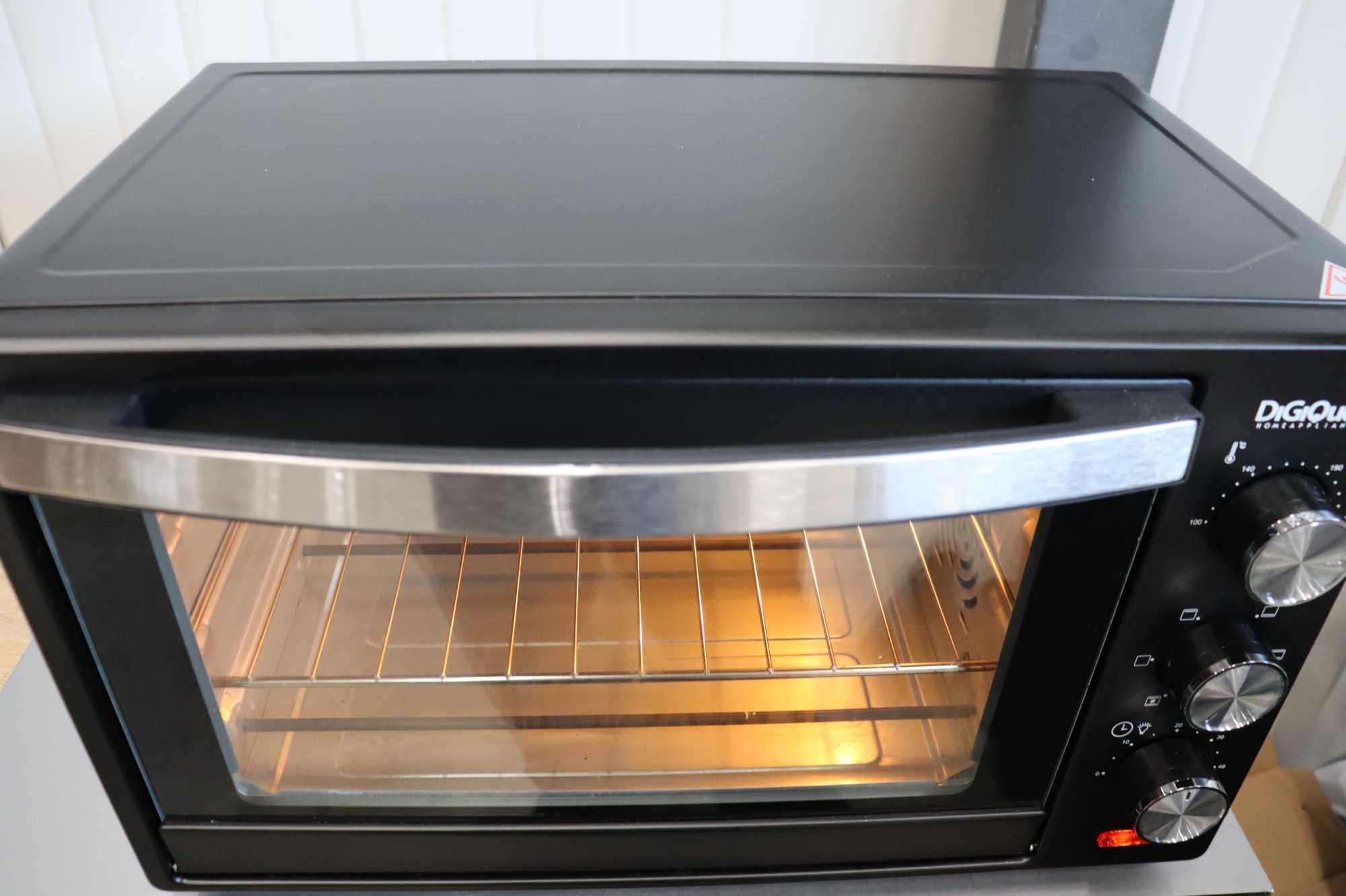 Електрическа вентилирана фурна DIGIQUEST 30L 1600W, таймер 60 минути
