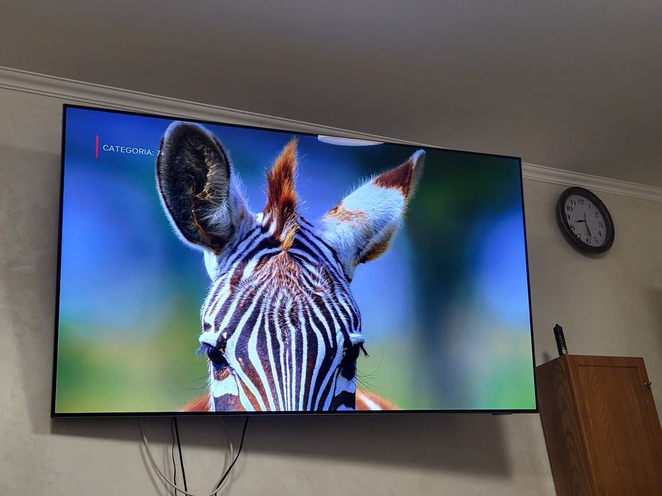 Televizor OLED 164cm 4K Ambilight Phillips UHD65OLED754
