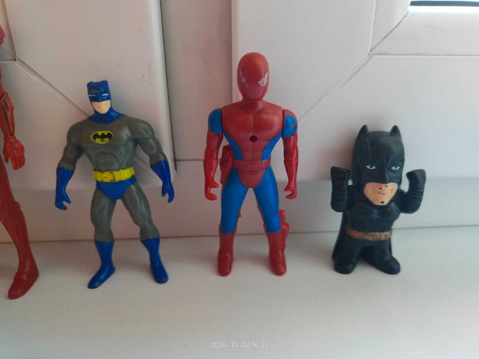 Реалистични фигурки за игра на супергерои