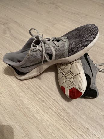 Лёгкие беговые кроссовки Nike