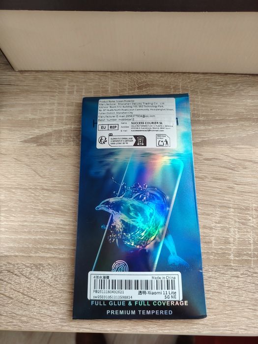 Калъф и защитно стъкло