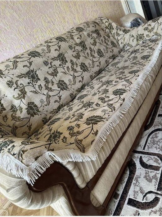 Срочно продам  диван и два кресла