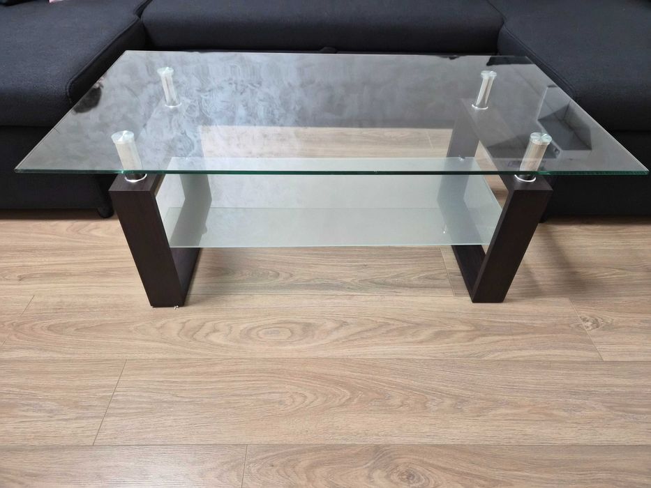 Продавам Холна маса