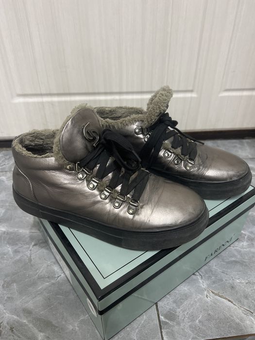 Продам обувь ботинки НАТУРАЛКА