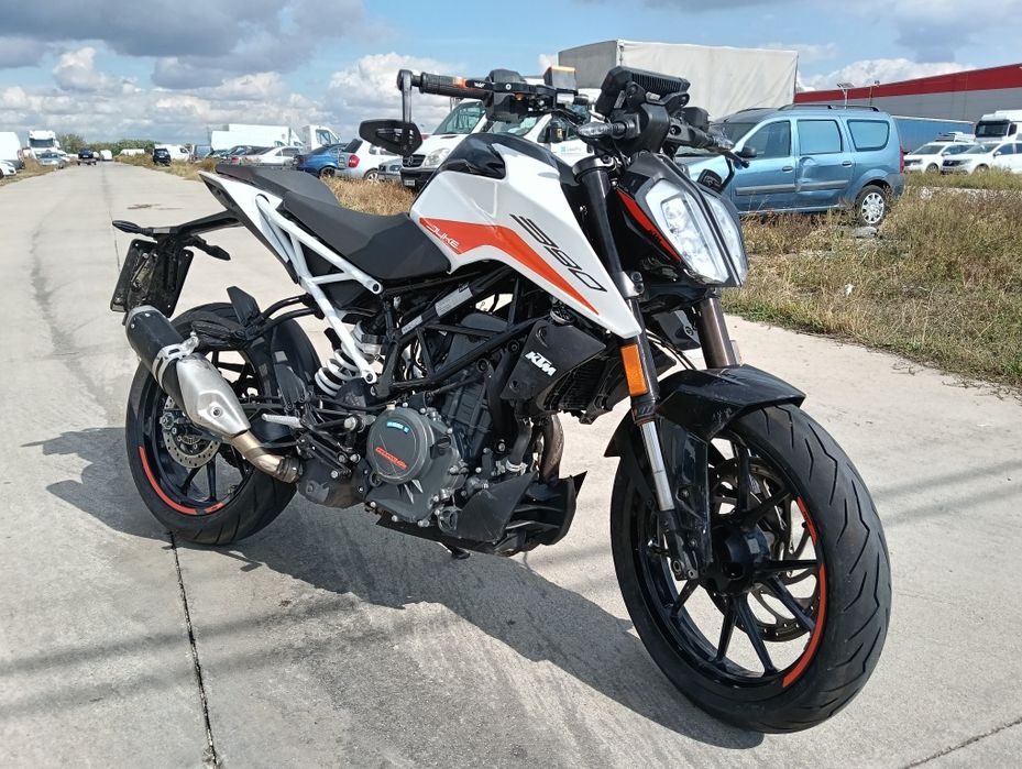 ktm Duke 390 2022 ,20002 km categoria A2