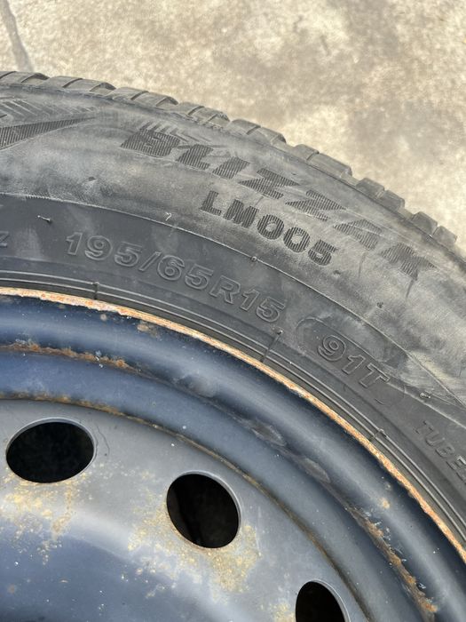 Зимни гуми Bridgestone 195/65/15 4х100 с джанти