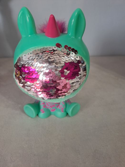 Плюшени и твърди играчки.