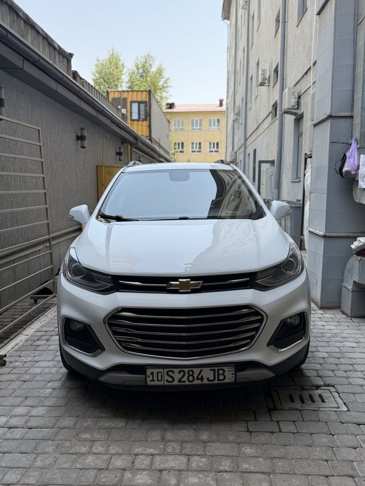 Продается Tracker Premier, в хорошем состоянии ездила только девушка