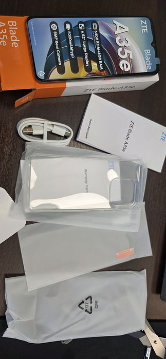 Чисто нов мобилен телефон ZTE Blade 35е.