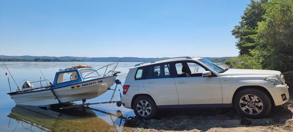 Vand barca cu motor si peridoc înmatriculate Ro