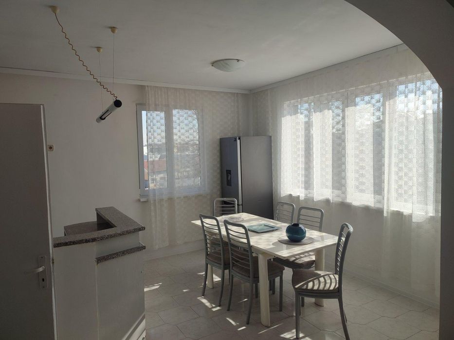 Етаж от къща в кв. Христо Смирненски/ С ДВЕ ПАРКОМЕСТА!