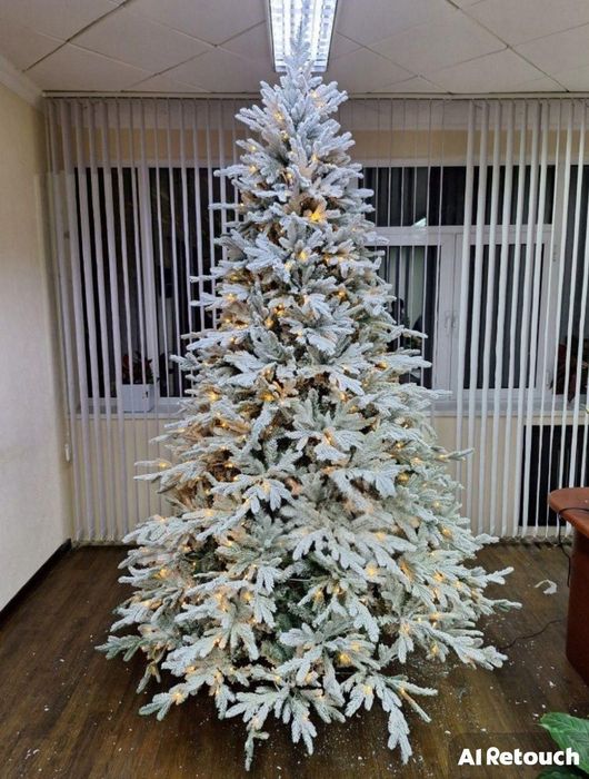 Новогодня ёлка Аляска премиум. Встроенная светодиодная гирлянда