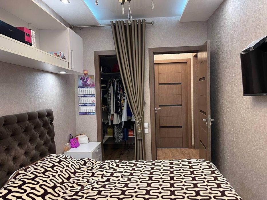 Продается 5 комнатная квартира 77 серия кирпич Генерал Петрова 2 линия