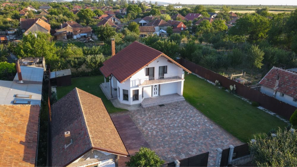 casa de  vânzare - Ineu, Județul Arad