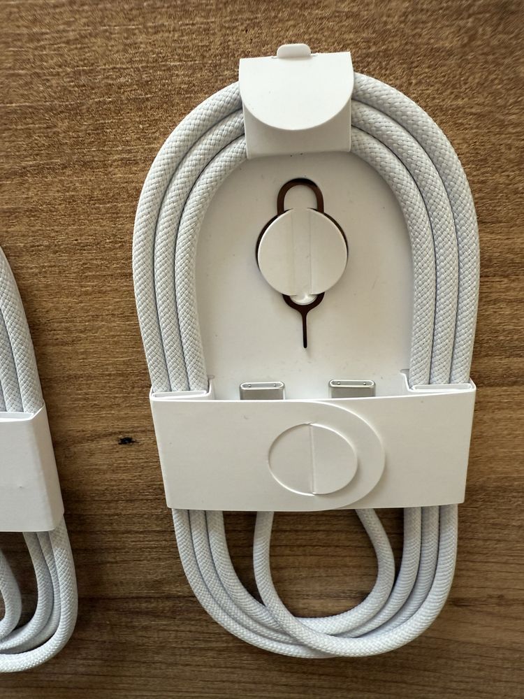 Apple кабели USB-C към USB-C Оригинални от IPhone 16 PRO MAX !