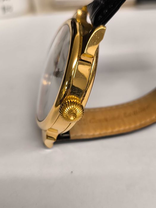 Мъжки часовник HALLMARK