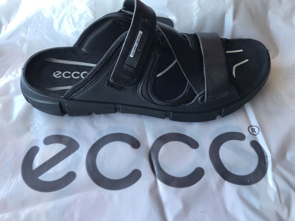 Продам сандалии ECCO