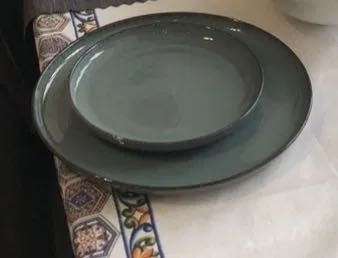 Чинии сервиз за хранене,
