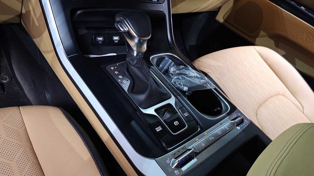 Kia Carnival 9-Seater Prestige