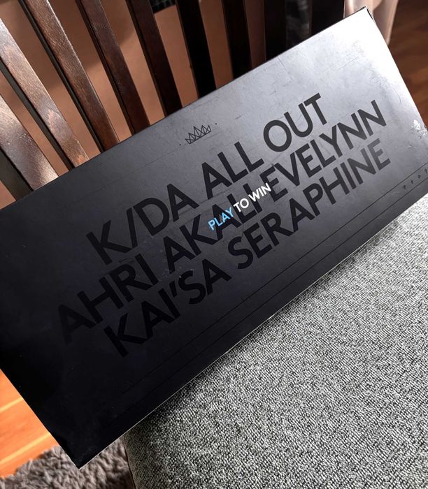 (чисто нова) Logitech G Pro KDA - Геймърска механична клавиатура