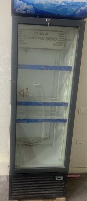 Холодильник для магазина