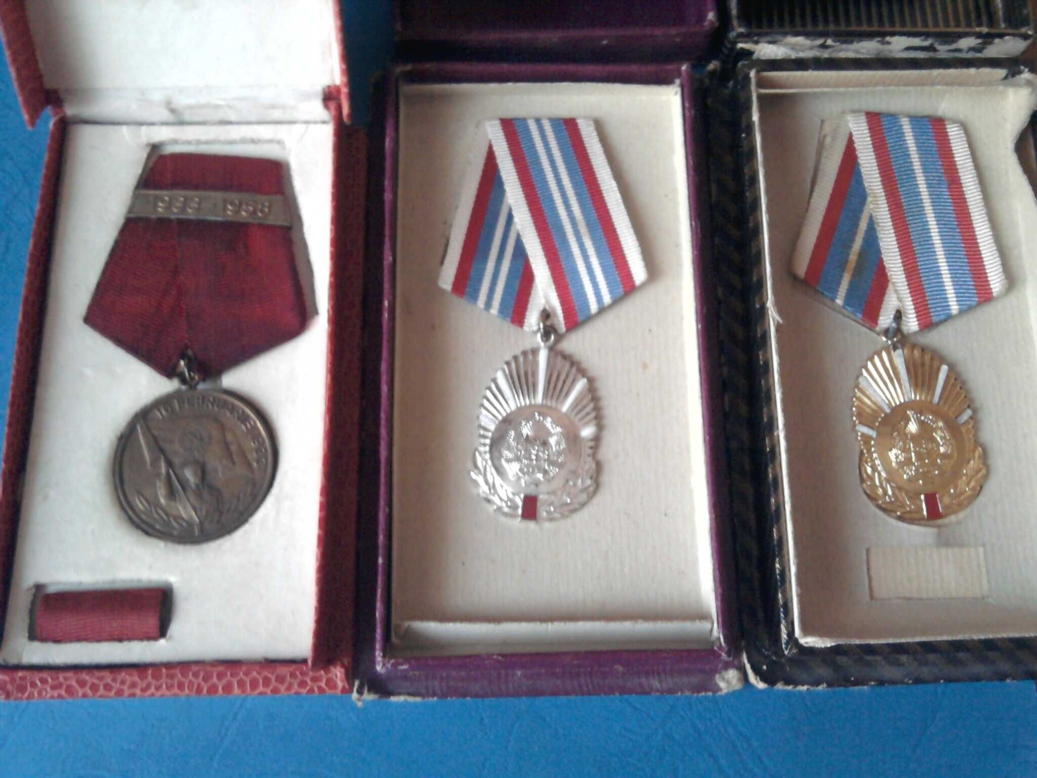 Medalii în serviciul patriei socialiste, cutii , etc.