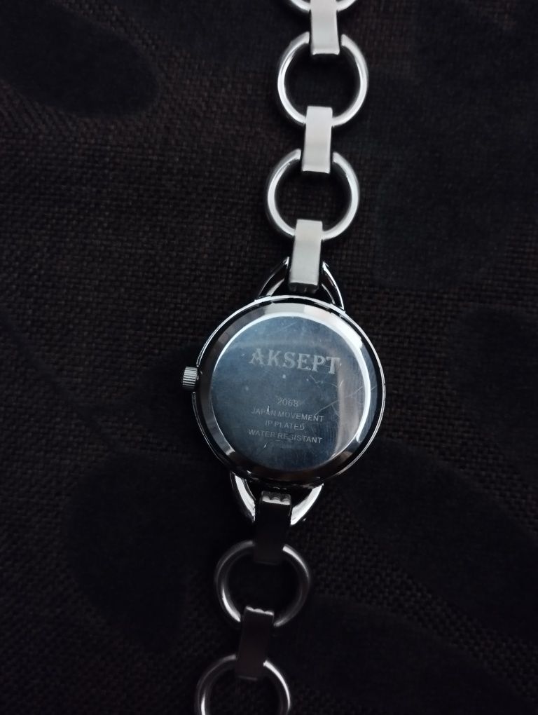 Запазени оригинални дамски часовници - Aksert, Q&Q