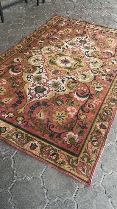 Шерстяной ковер