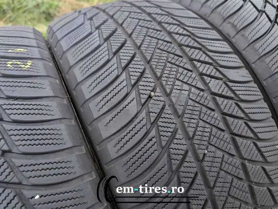 SET 4 Anvelope Iarna 235/50 R19 BRIDGESTONE Blizzak LM001 99H