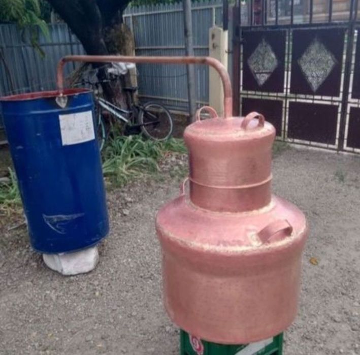 Vând cazan de făcut tuica de 90litri complet la 1900lei