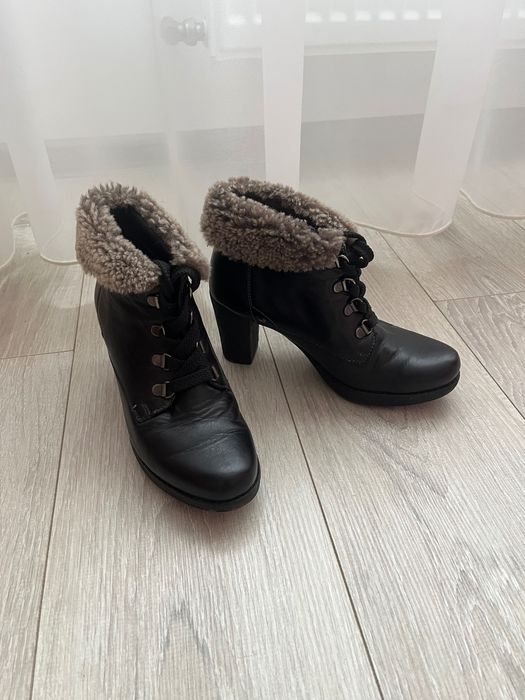 Vând ghete mărimea 36