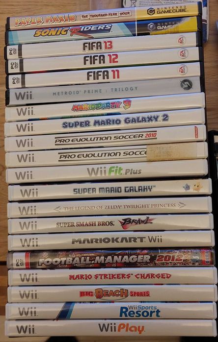consola Nintendo Wii cu accesorii si jocuri