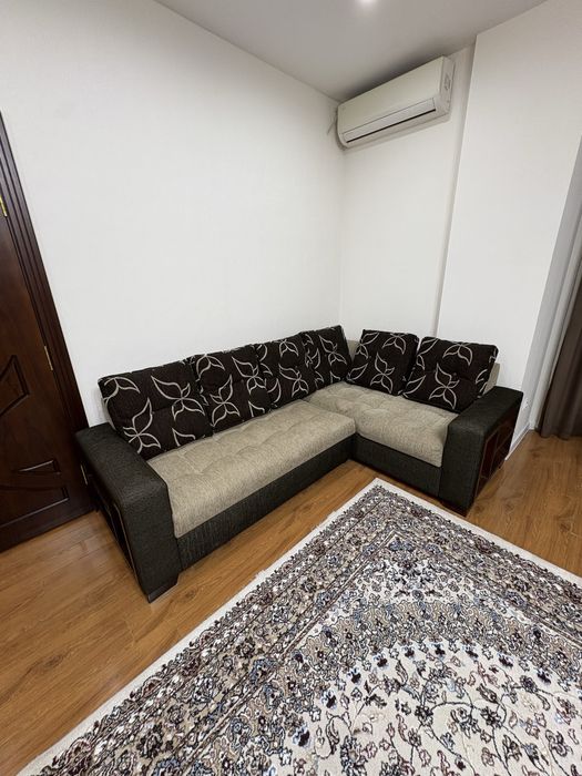 Продаётся б/у гловой, раскладной диван сундук