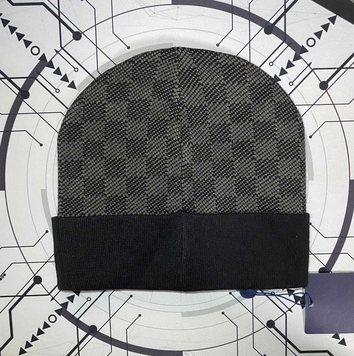 Caciula Louis Vuitton neagra
