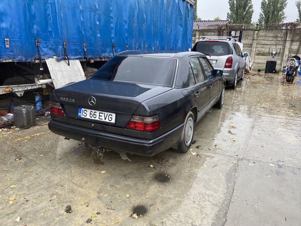 Mercedes w124 / fab 1985