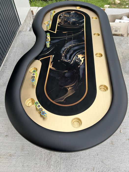 Masa Poker cu racetrack auriu pahare intrare dealer CustomTables.eu